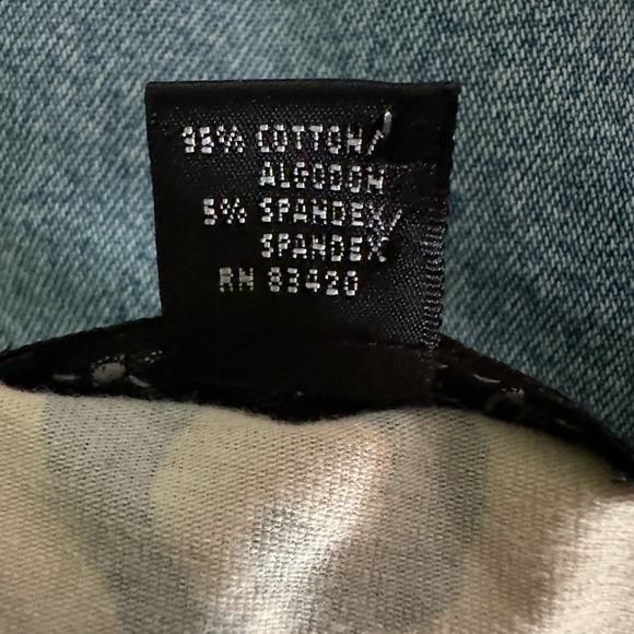 August Silk cheetah print top. Stylish and comfortable. Size small. Never worn. - Picture 4 of 4